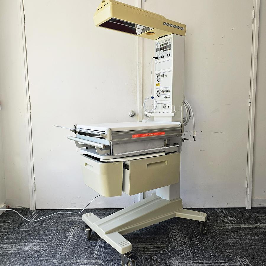 D'occasion DRAGER AIR-SHIELD RESURGICAL INCUBATOR