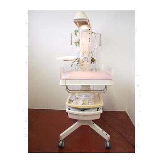 Used NEONATAL REHABILITATION TABLE FISHER&PAYKEL RADIANT LAMP OX/VACUUM