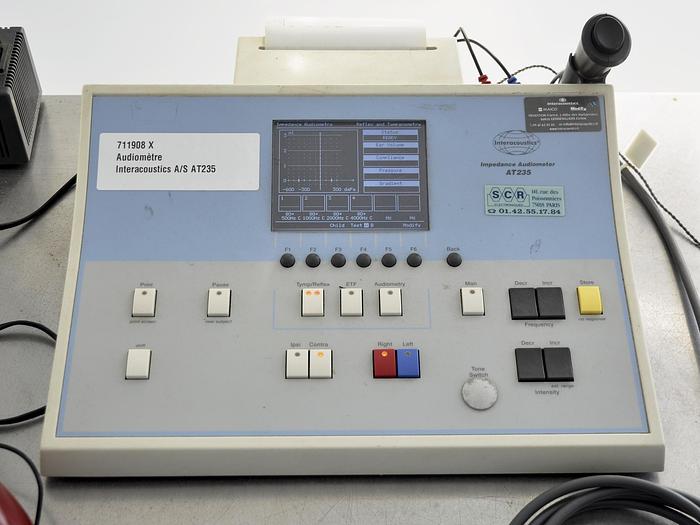 D'occasion AUDIOMETRE INTERACOUSTICS AT235