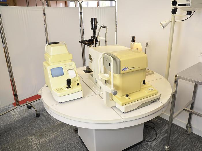 D'occasion TABLE DE CONSULTATION OPHTALMOLOGIQUE LUNEAU