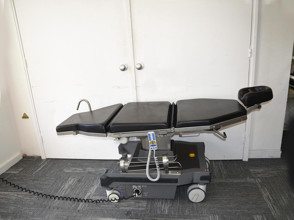 D'occasion UFSK OSYS BL600 XLE Electric Ophthalmic Chair