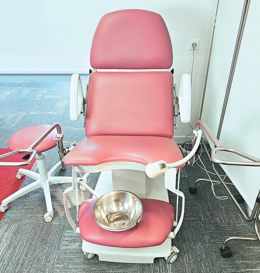 D'occasion GOLEM ELECTRIC GYNECOLOGICAL EXAMINATION COUCH