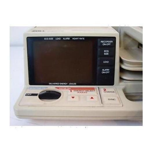 Used DEFIBRILLATOR WITH TRANSPORT SCOPE ZOLL PB1400