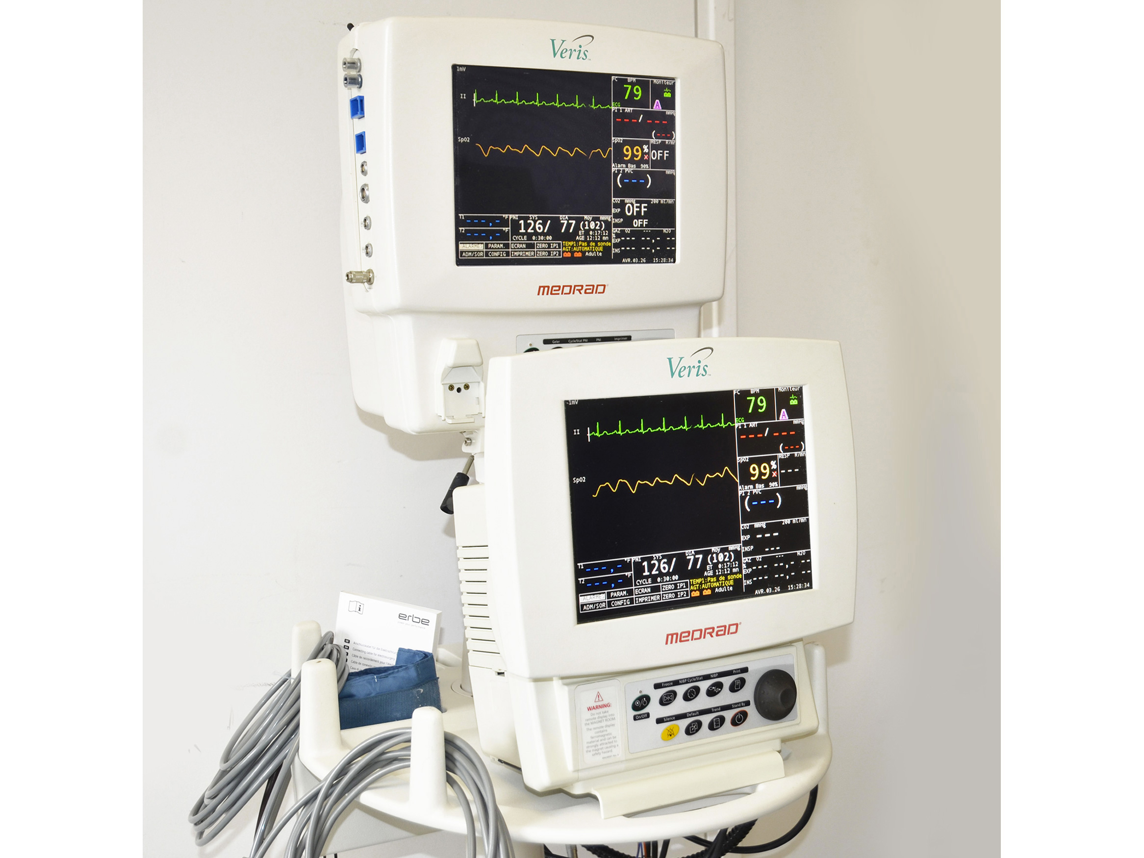 D'occasion MEDRAD VERIS 8600 VITAL SIGNS MONITOR WITH REMOTE DISPLAY, MRI COMPATIBLE