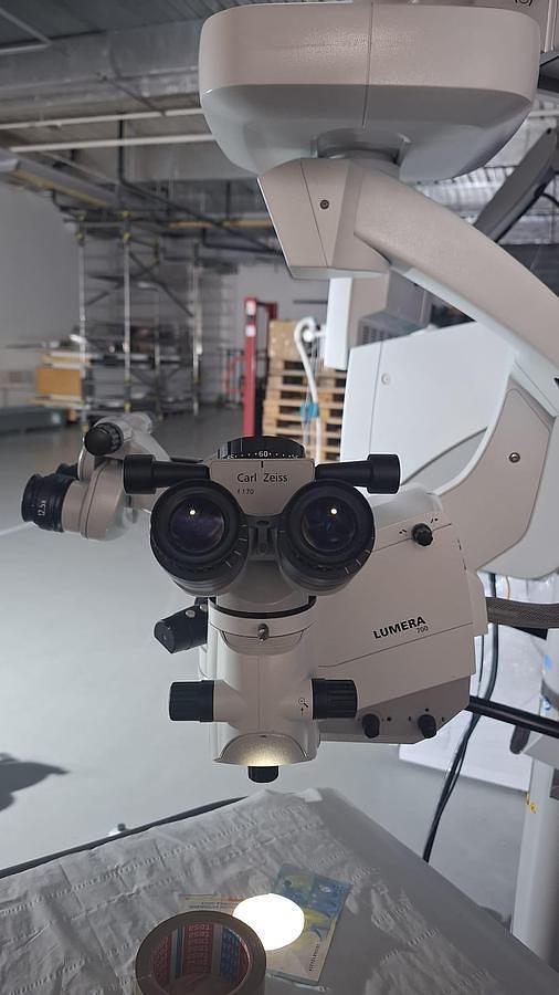 D'occasion KARL ZEISS LUMERA 700 OPERATING OPHTHALMOLOGY MICROSCOPE