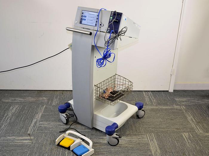 D'occasion BISTOURI ERBE VIO 200 D SUR CHARIOT