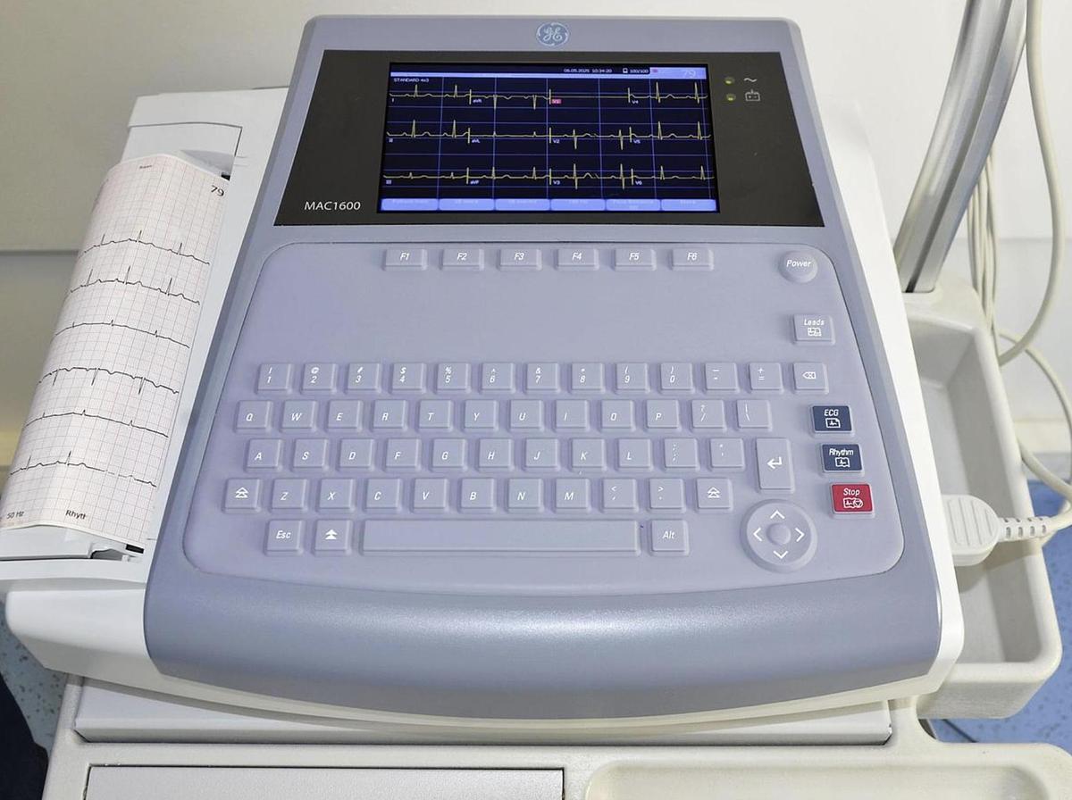 D'occasion ECG ELECTROCARDIOGRAMME GENERAL ELECTRIC MAC 1600