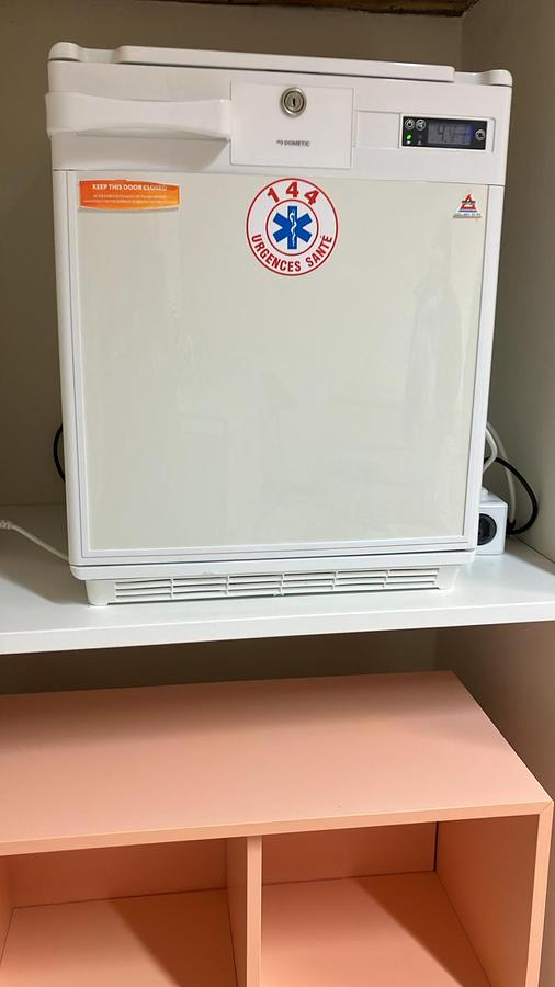 D'occasion REFRIGERATEUR A MEDICAMENTS DOMETIC MÉDICAL HC 502