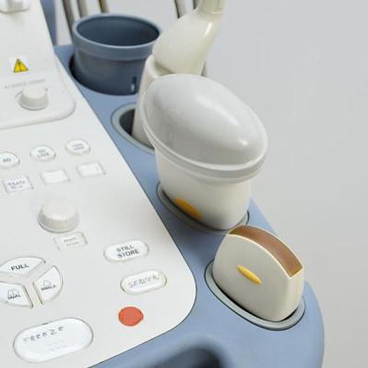 Used TOSHIBA APLIO XG ISTYLE ULTRASOUND WITH 6 PROBES INCLUDING 3D/4D AND FLAT SCREEN