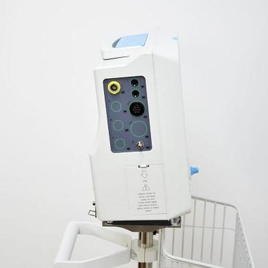 MULTIPARAMETER PATIENT MONITOR 'TOVASURV-9000' ON STAND