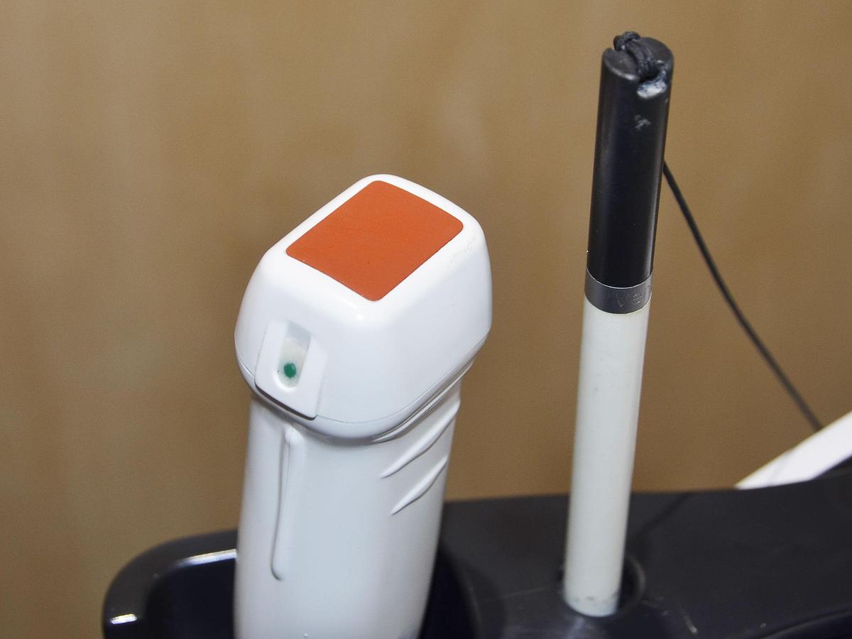 D'occasion GENERAL ELECTRIC GE VENUE 40 PORTABLE ULTRASOUND ON ITS MOBILE STAND