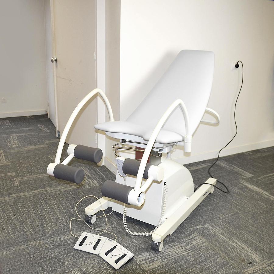 original-d-occasion-table-de-consultation-gynecologique-novak-n-duo.JPG