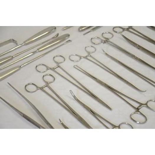 Used BOX OF GYNECOLOGICAL INSTRUMENTS