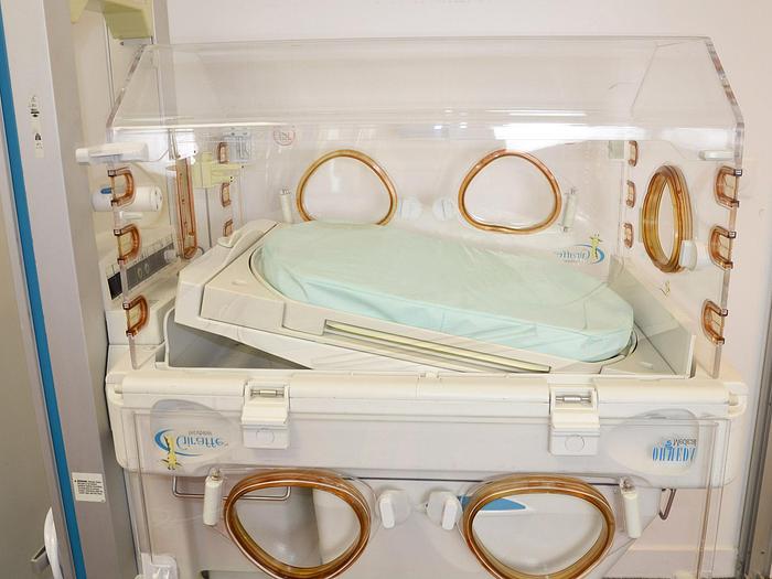 D'occasion COUVEUSE GENERAL ELECTRIC GIRAFFE OMNIBED