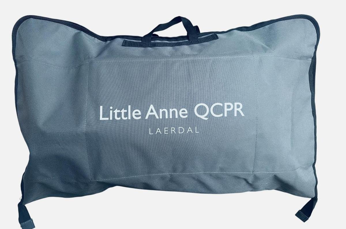 Laerdal Resusci Anne Torso CPR Training Manikin Mannequin w/ Accessories + Bag