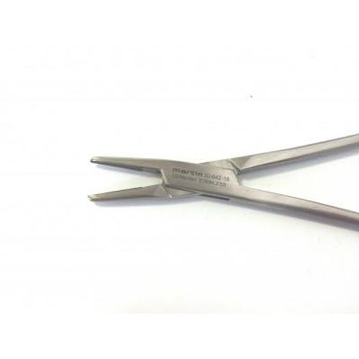 MAYO-HEGAR NEEDLE HOLDER TUNGSTEN JAWS 18CM (MAYO HEGAR NEEDLE HOLDER CARBIDE JAWS)