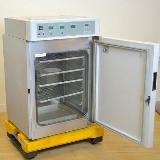 Used CO2 INCUBATOR 190 LITERS SHEL LAB TC2323