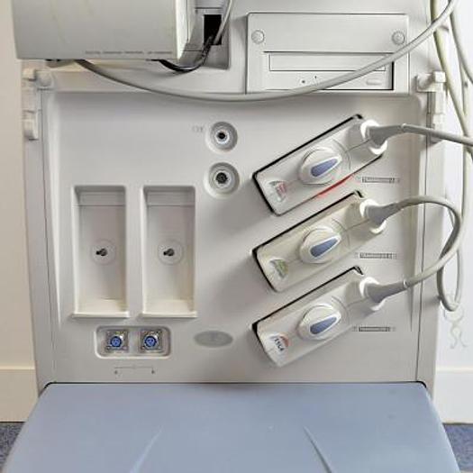 Used TOSHIBA XARIO XG SSA-680A ULTRASOUND SCANNER