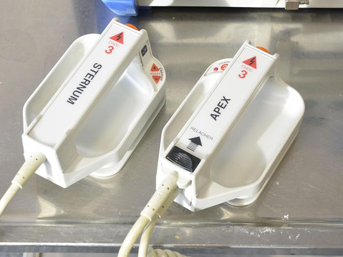 D'occasion DÉFIBRILLATEUR ZOLL SERIES M, MANUEL ET SEMI AUTOMATIQUE