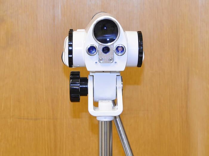 Used LEISEGANG BG/LED COLPOSCOPE ON STAND. UP TO 30 X MAGNIFICATION