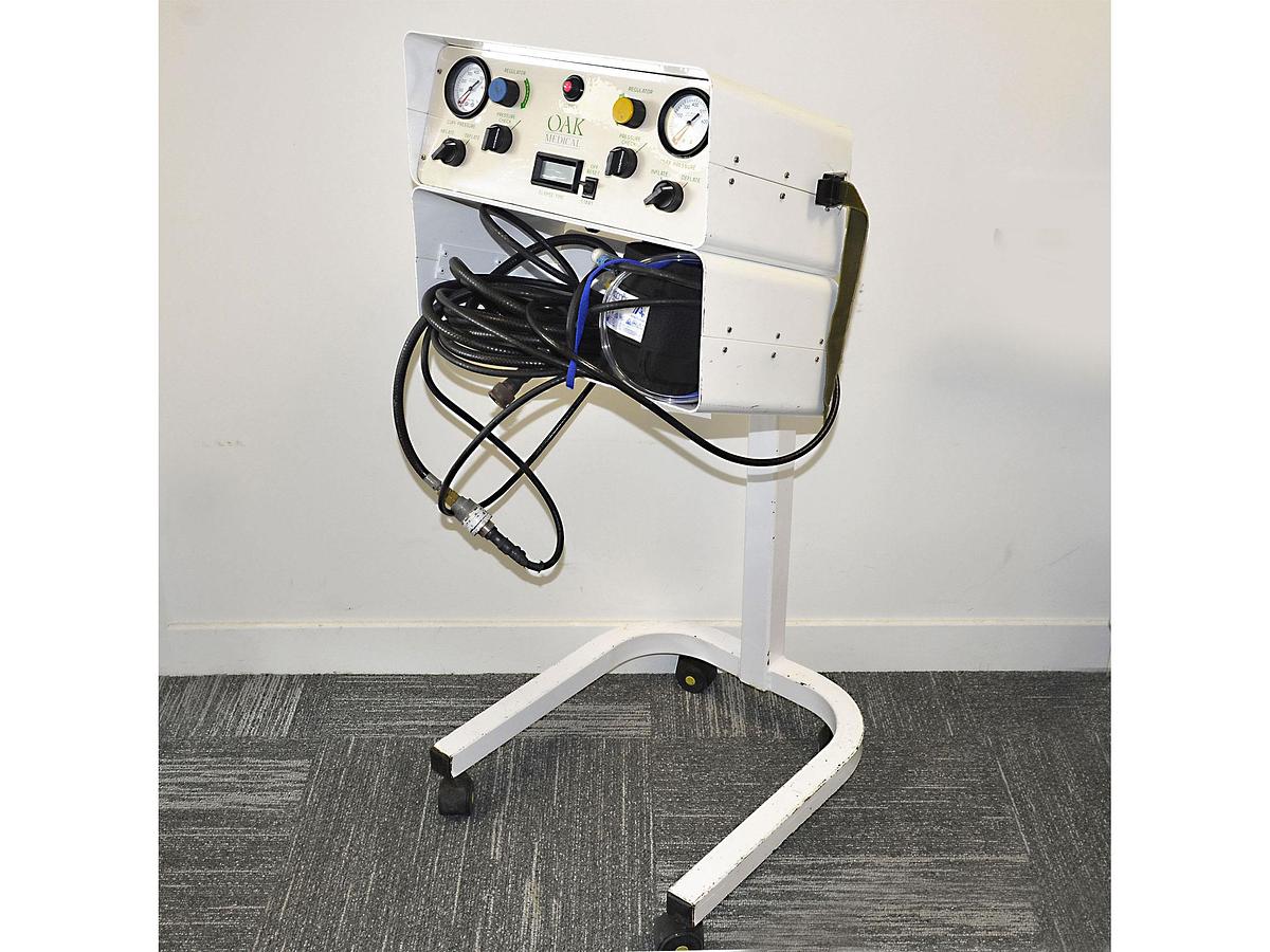 D'occasion ELECTRIC TOURNIQUET OAK MEDICAL