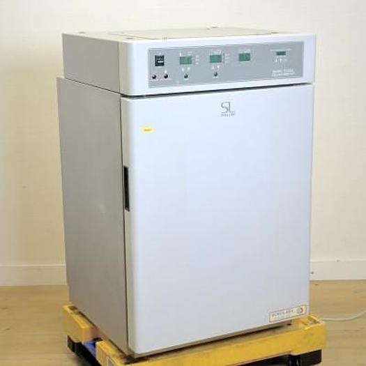 Used CO2 INCUBATOR 190 LITERS SHEL LAB TC2323