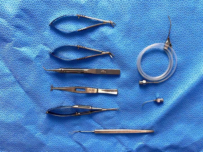 Used EXTRA CAPESULAR SET