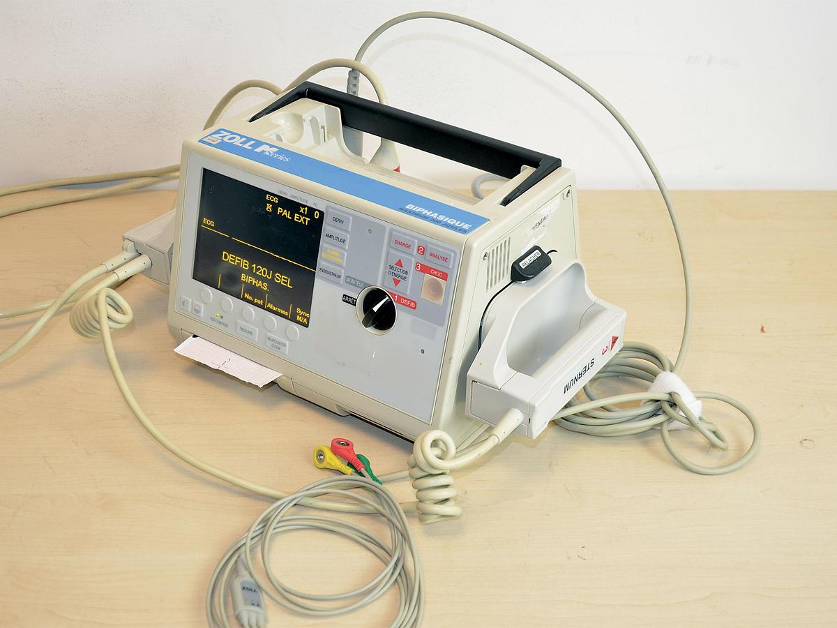 D'occasion ZOLL SERIES M DEFIBRILLATOR