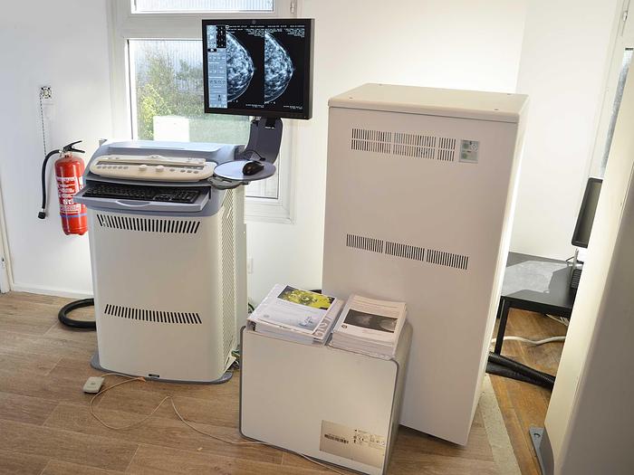 Used GE SENOCLAIRE 3D MAMMOGRAPH GENERAL ELECTRIC SENOCLAIRE mammograph (2011) with 3D TOMOSYNTHESE upgrade (2015) AND DETECTOR (changed in 2018).