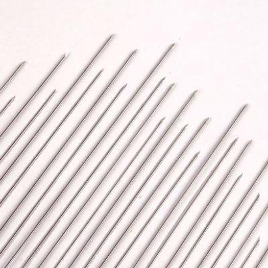 SET OF ORTHOPEDIC PINS OF DIFFERENT DIAMETERS
