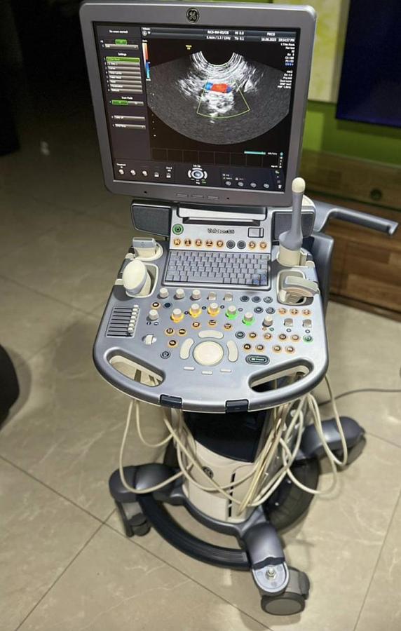 D'occasion ECHOGRAPHE GYNECOLOGIQUE VOLUSON S6 AVEC 4 SONDES