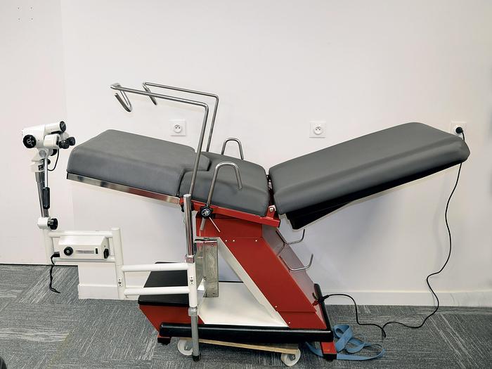 D'occasion PROMOTAL GYNECOLOGY CHAIR WITH COLPOSCOPE LEISEGANG TYPE BG