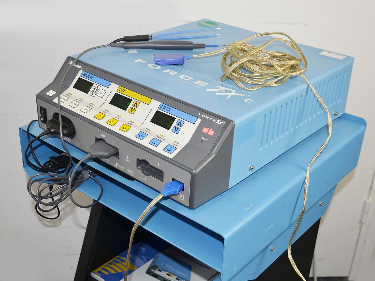 D'occasion VALLEYLAB FORCE FX SINGLE-POLAR AND BIPOLAR ELECTRICAL SCALPEL