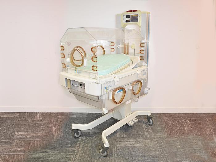 D'occasion COUVEUSE GENERAL ELECTRIC GIRAFFE OMNIBED