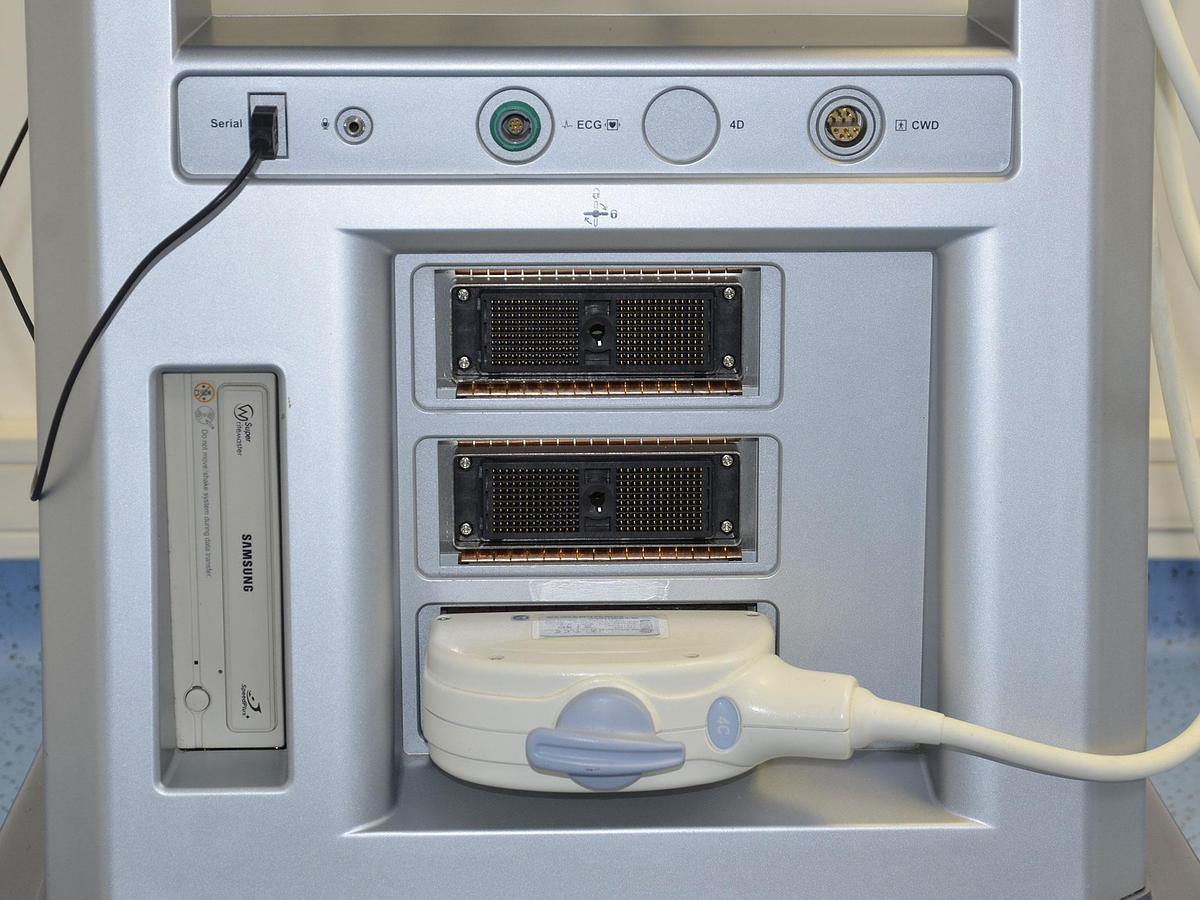 D'occasion GE LOGIQ P6 ULTRASOUND with 2 probes