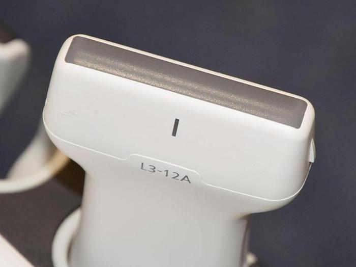 D'occasion ECHOGRAPHE CARDIAQUE  SAMSUNG HS 70 