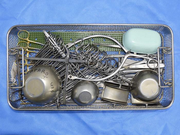 Used SET FOR UROLOGICAL LAPAROTOMY