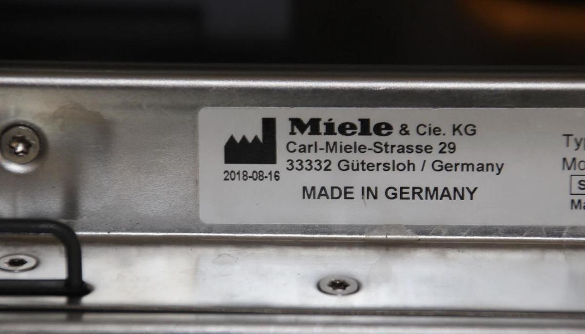 D'occasion LAVE SABOTS MIELE PG 8592  AVEC ACCESSOIRES