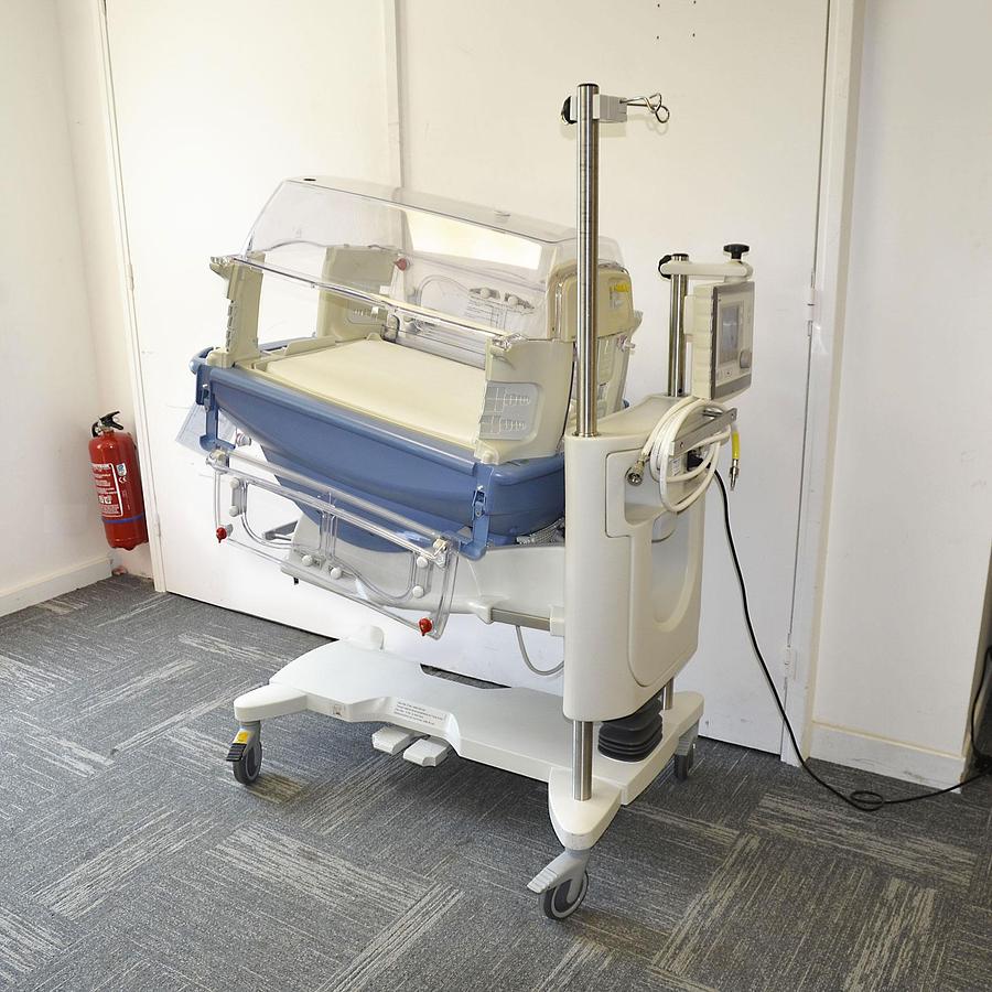 D'occasion DRAGER CALEO INCUBER WITH MATTRESS