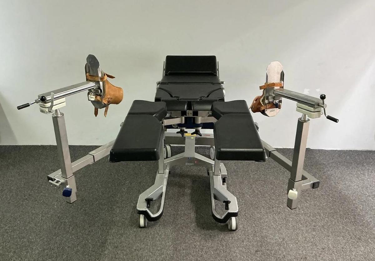 MAQUET OPERATING TABLE WITH ORTHOPEDIC EXTENSION (never used, still in its shipping crate)