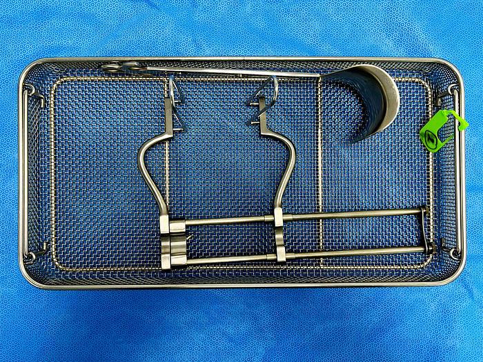 Used BALFOUR RETRACTOR SET