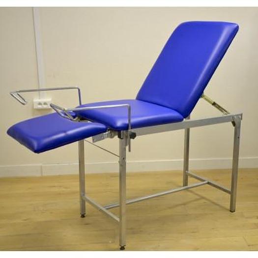 DARK BLUE GYNECOLOGICAL EXAMINATION COUCH