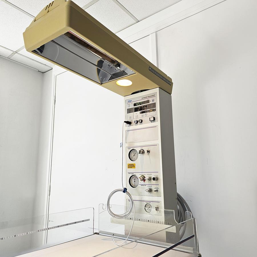 D'occasion DRAGER AIR-SHIELD RESURGICAL INCUBATOR