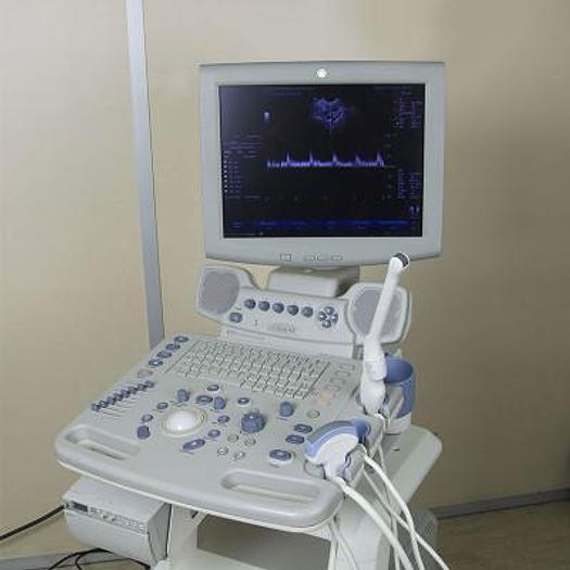 Used LOGIQ A5 GENERAL ELECTRIC ULTRASOUND SCANNER WITH FLAT SCREEN