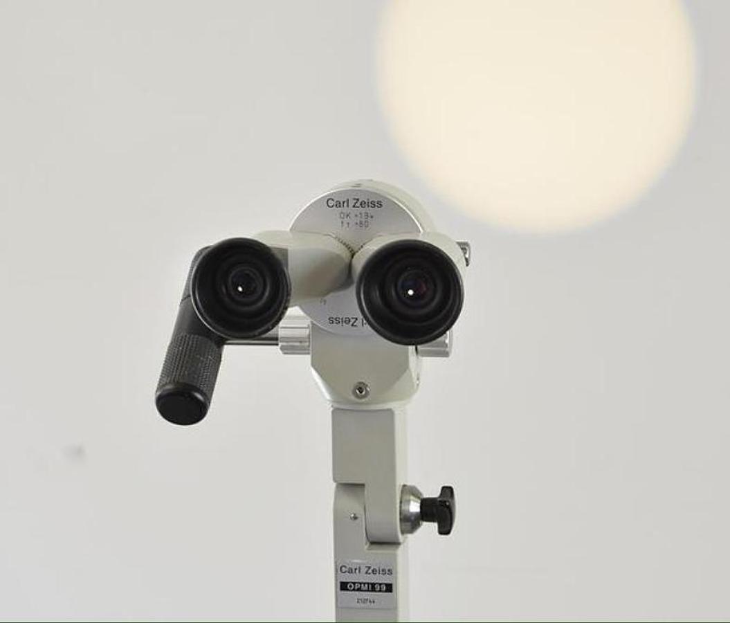 D'occasion COLPOSCOPE ZEISS OPMI 99 A FIXER SUR CHAISE GYNECOLOGIQUE