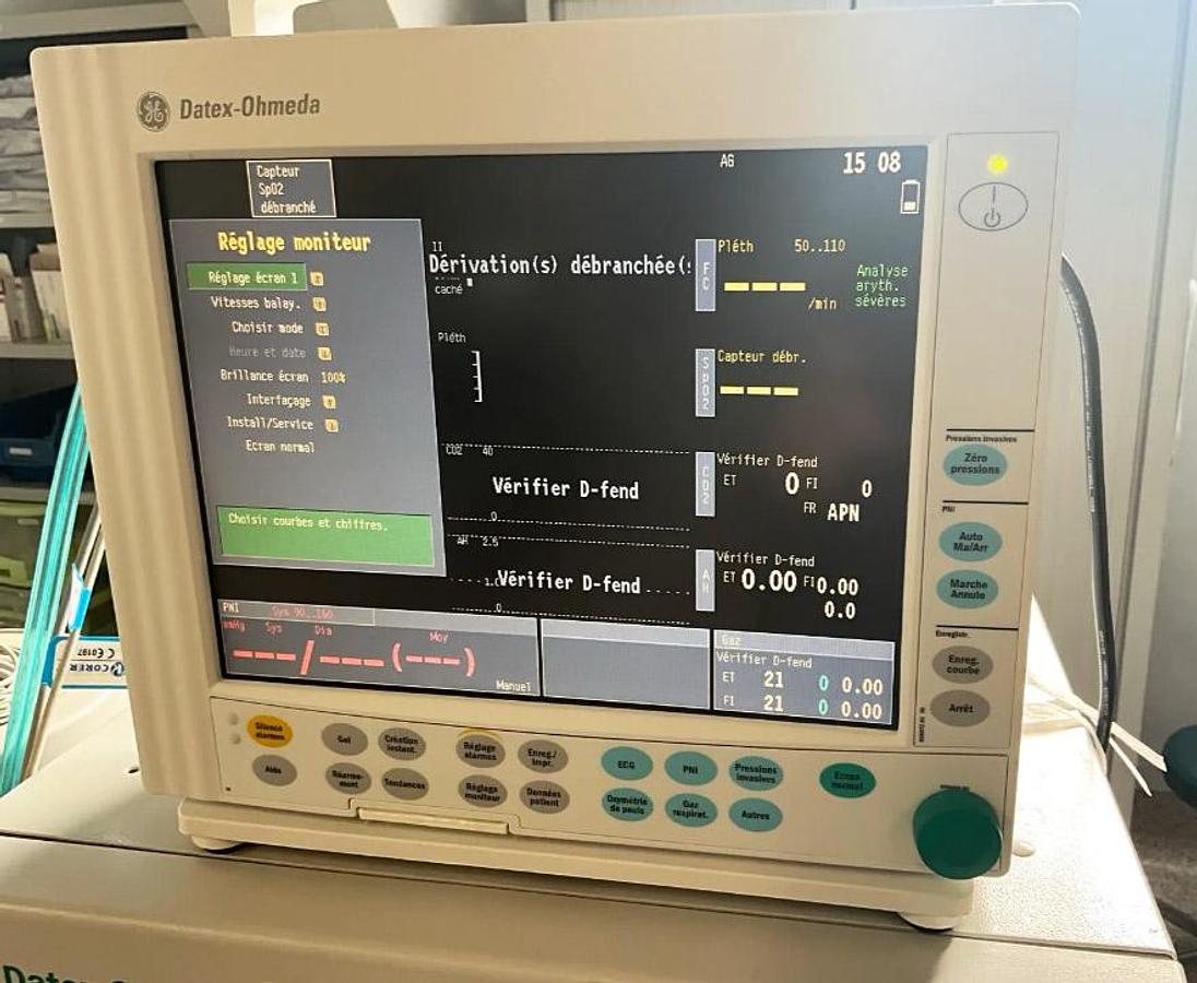 original-d-occasion-station-complete-respirateur-d-anesthesie-mobile-datex-ohmeda-aestiva-5-7900.jpg