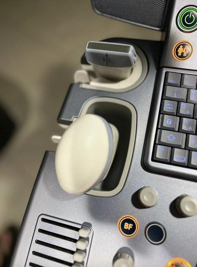 D'occasion ECHOGRAPHE GYNECOLOGIQUE VOLUSON S6 AVEC 4 SONDES