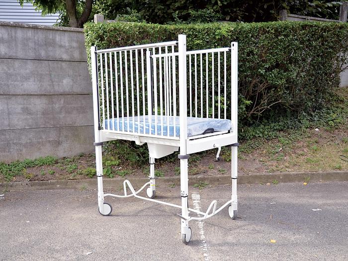 Used OOSTWOUD ADJUSTABLE CHILDREN’S BED