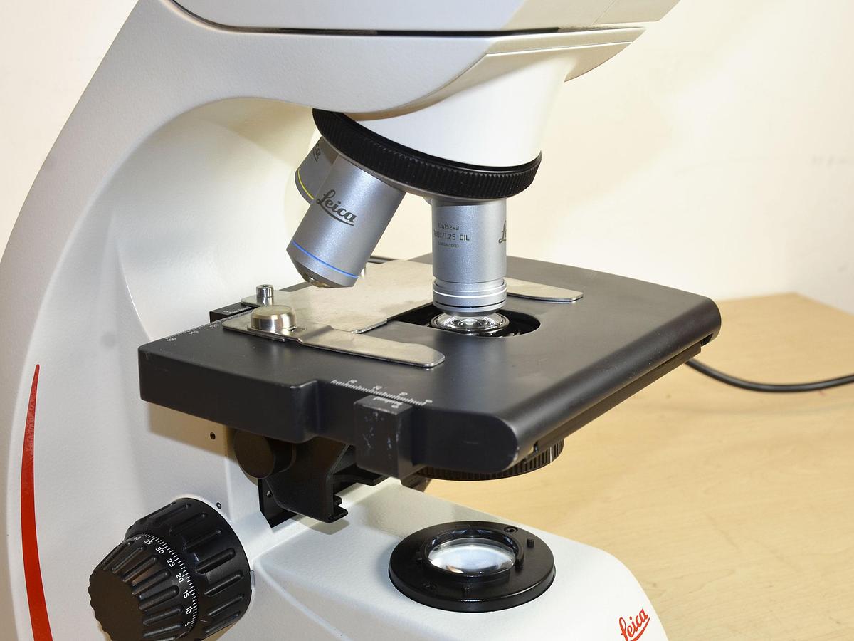 D'occasion LEICA DM500 LABORATORY MICROSCOPE