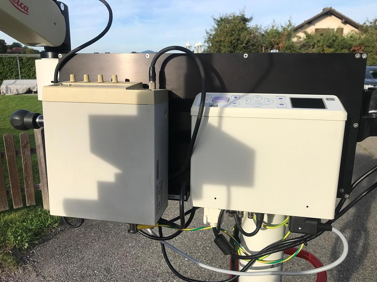 D'occasion MICROSCOPE LEICA OPHTALMOLOGIQUE M620 avec caméra et moniteur HD